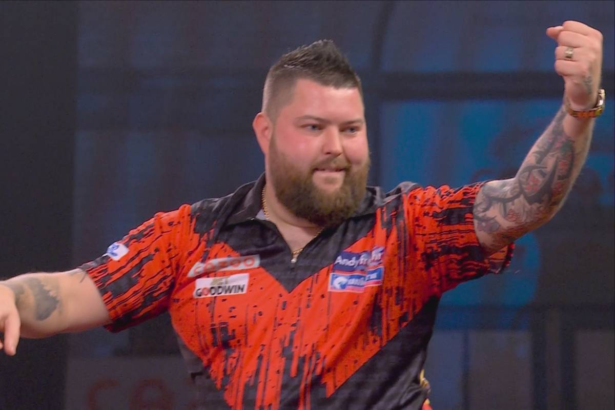 Im Finale der Darts-WM spielen Michael van Gerwen und Michael Smith das beste Leg aller Zeiten. Der Bully Boy krönt es mit dem perfekten Spiel.