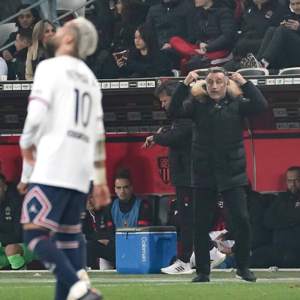 Bei Paris Saint-Germain läuft alles auf eine Verpflichtung von Cheftrainer Christophe Galtier hinaus. Doch was zeichnet den vergleichsweise unbekannteren Coach aus und kann er PSG den ersehnten Champions-League-Titel bringen?
