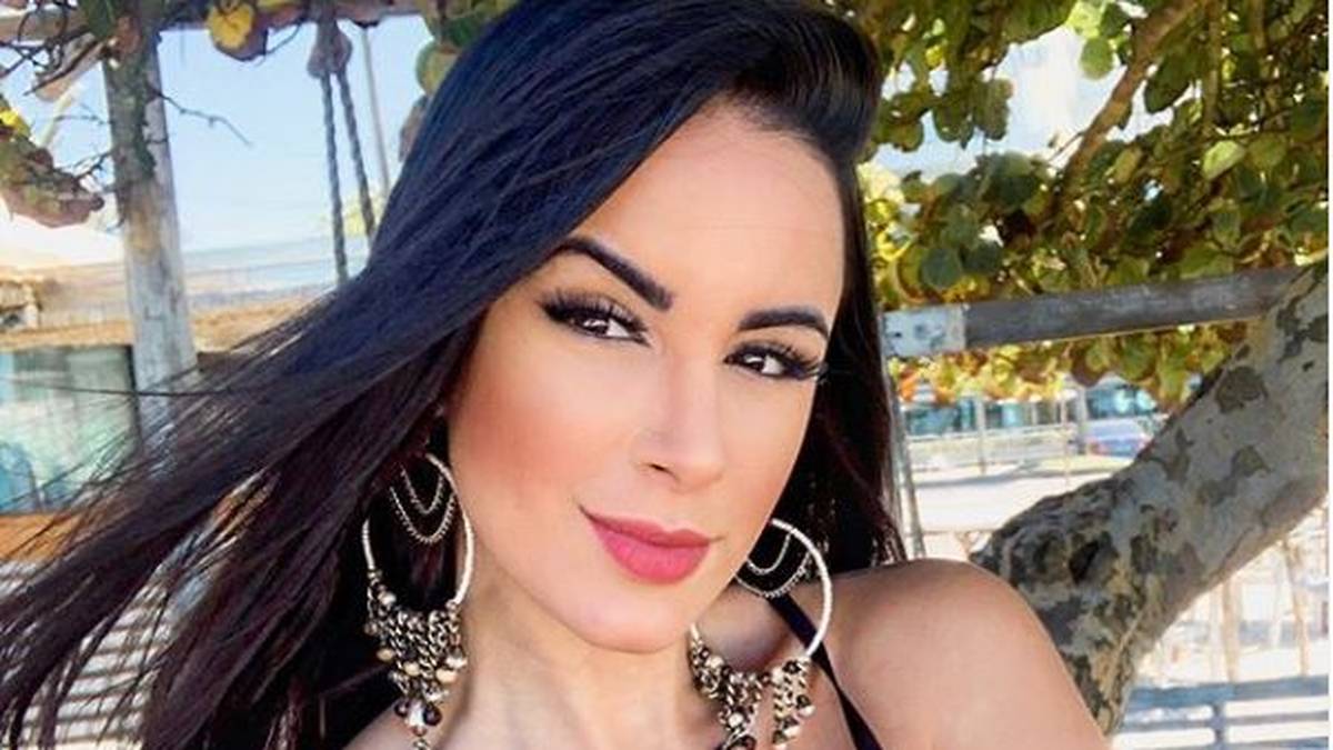 Die Spielerfrauen haben Zuwachs bekommen. Die Brasilianerin Nathalia Felix, die bereits heftig mit Neymar geflirtet haben soll,....