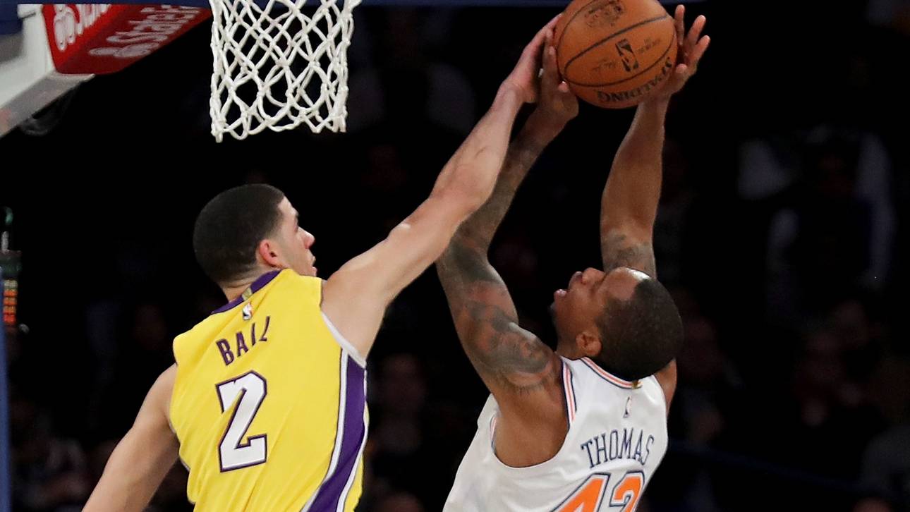 Ball verliert und spricht über Vater