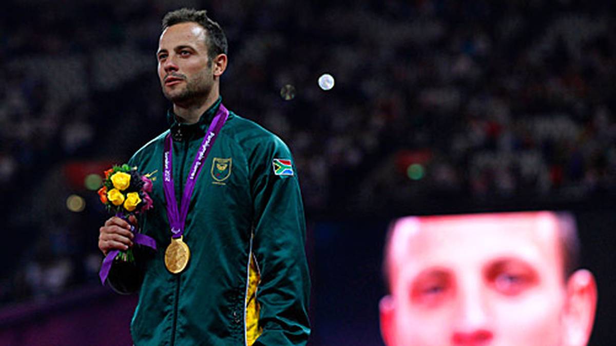 Auf der Siegerehrung zeigt er echte Emotionen