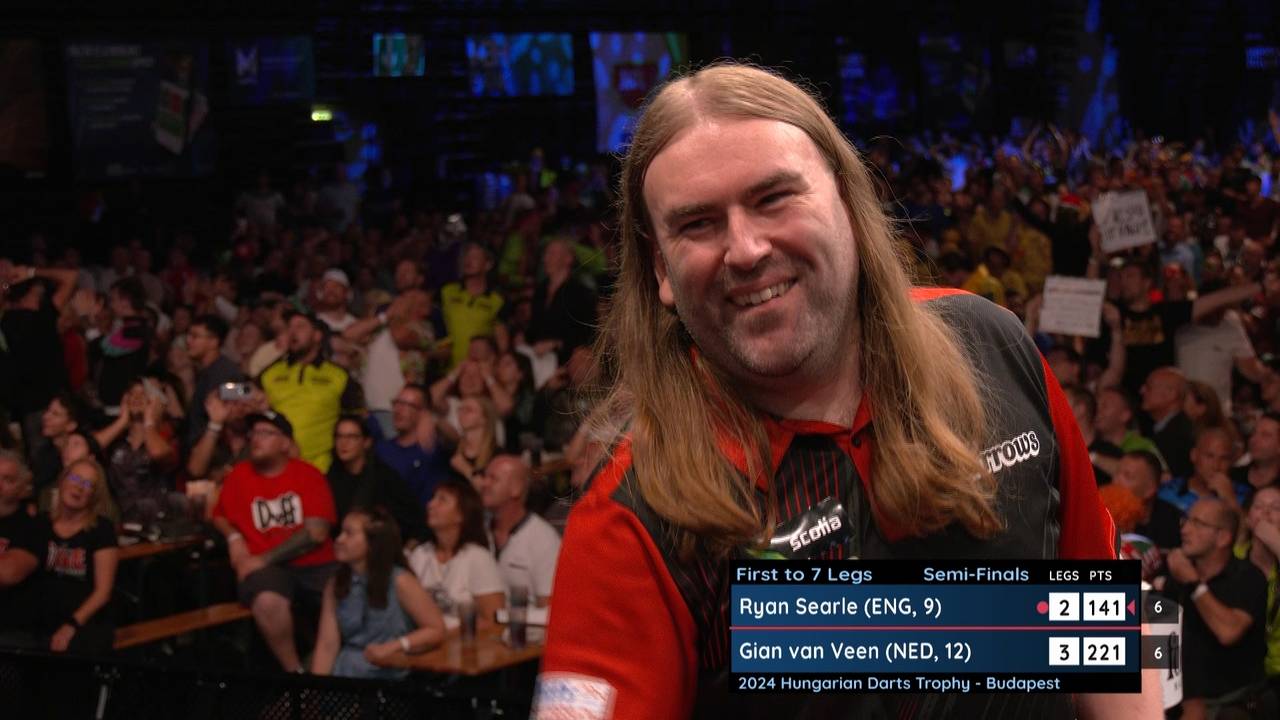 Nach diesem 9-Darter-Versuch bleibt Ryan Searle nur das Schmunzeln