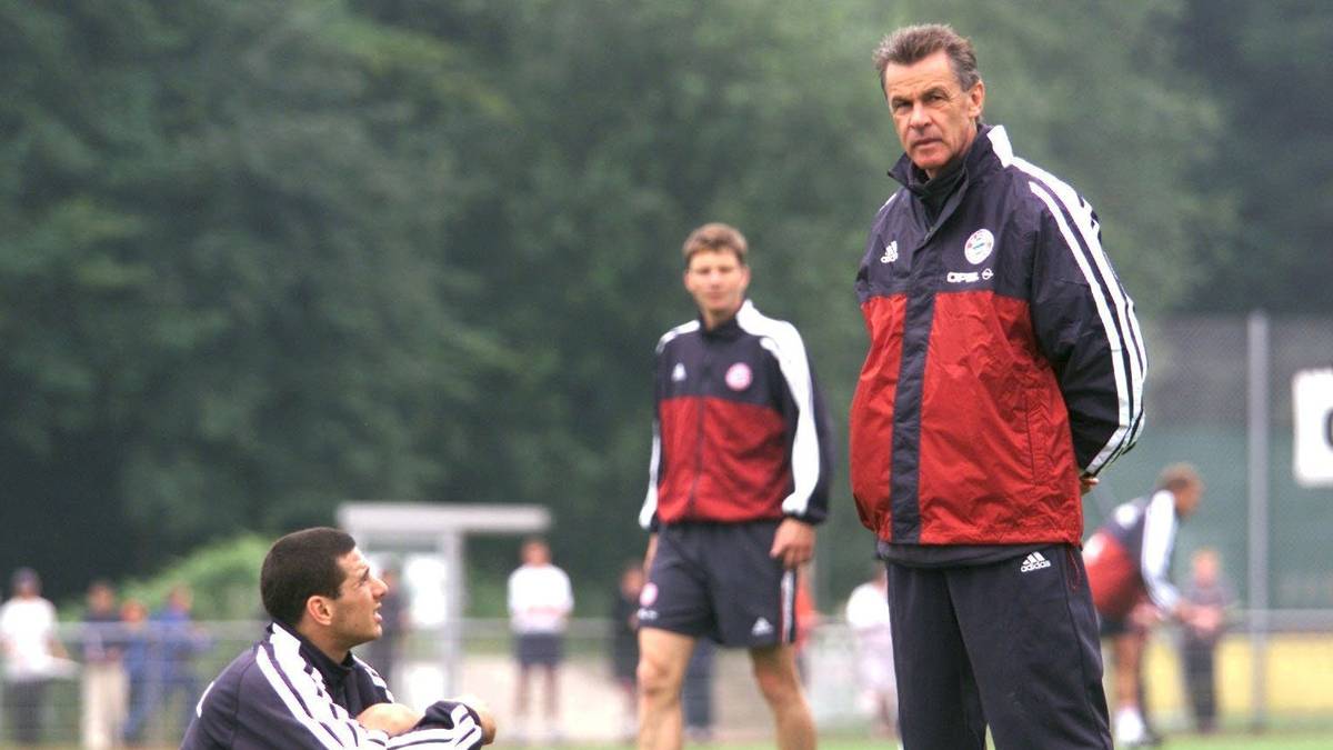 Für 15 Millionen D-Mark (8,2 Millionen Euro) wechselt der Angreifer zum Rekordmeister FC Bayern. Unter Trainer Ottmar Hitzfeld holt er dort den ersten Titel seiner Karriere