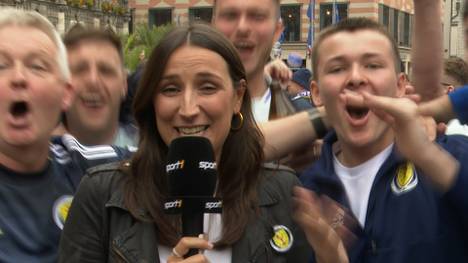 Mega-Party in München! Auf dem Marienplatz tummeln sich tausende Fans aus Schottland. SPORT1 Reporterin Madeleine Etti war mittendrin beim schottischen Partyvolk.