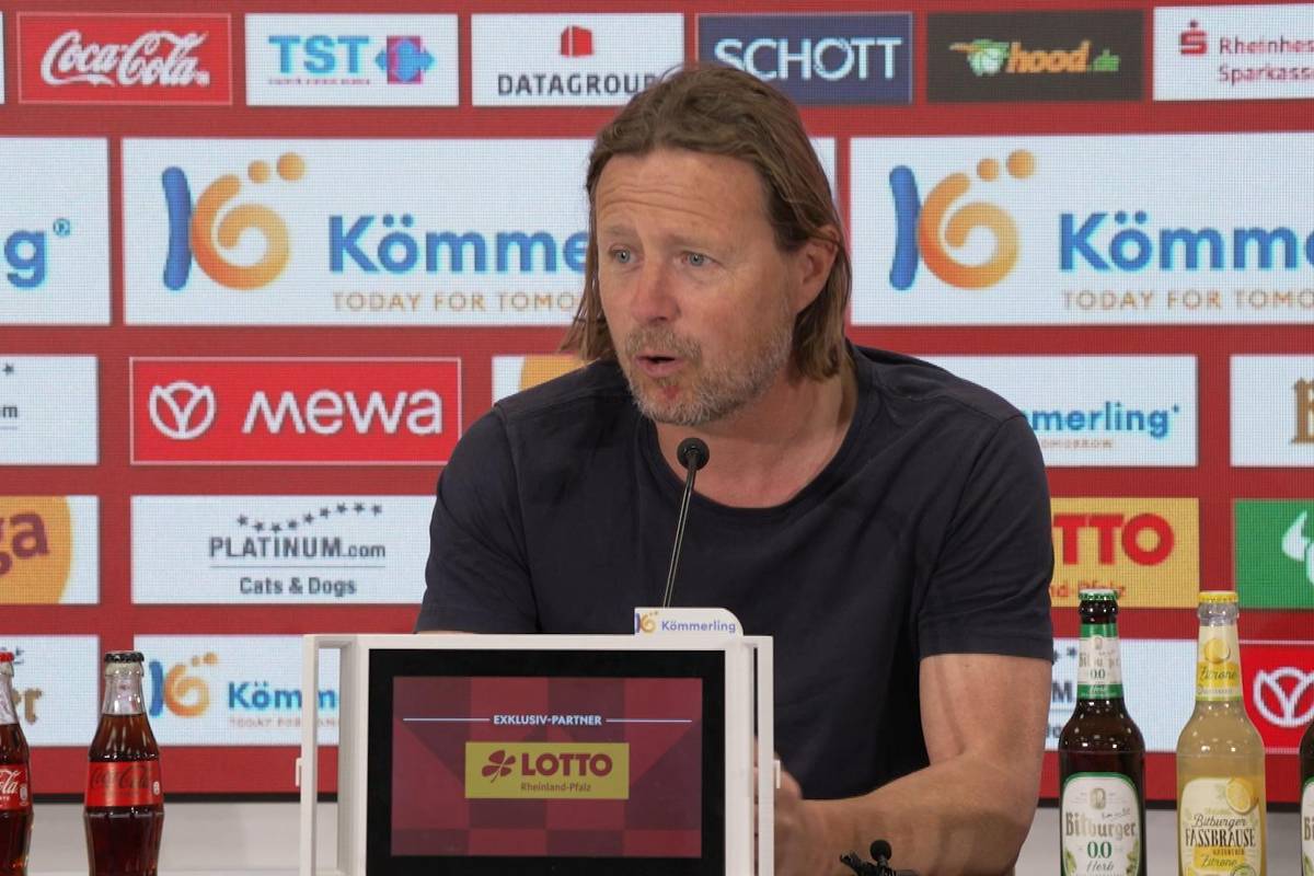 Mainz-Trainer Bo Henriksen hat auf der Pressekonferenz eine Geschichte erzählt, die größer als Fußball ist.