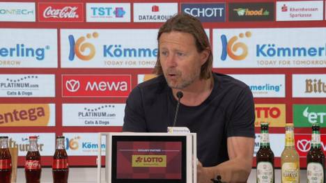 Mainz-Trainer Bo Henriksen hat auf der Pressekonferenz eine Geschichte erzählt, die größer als Fußball ist.