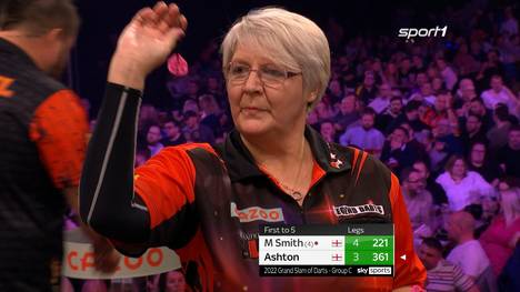 Michael Smith schlägt im ersten Gruppenspiel des Grand Slam of Darts Lisa Ashton mit 5:3.