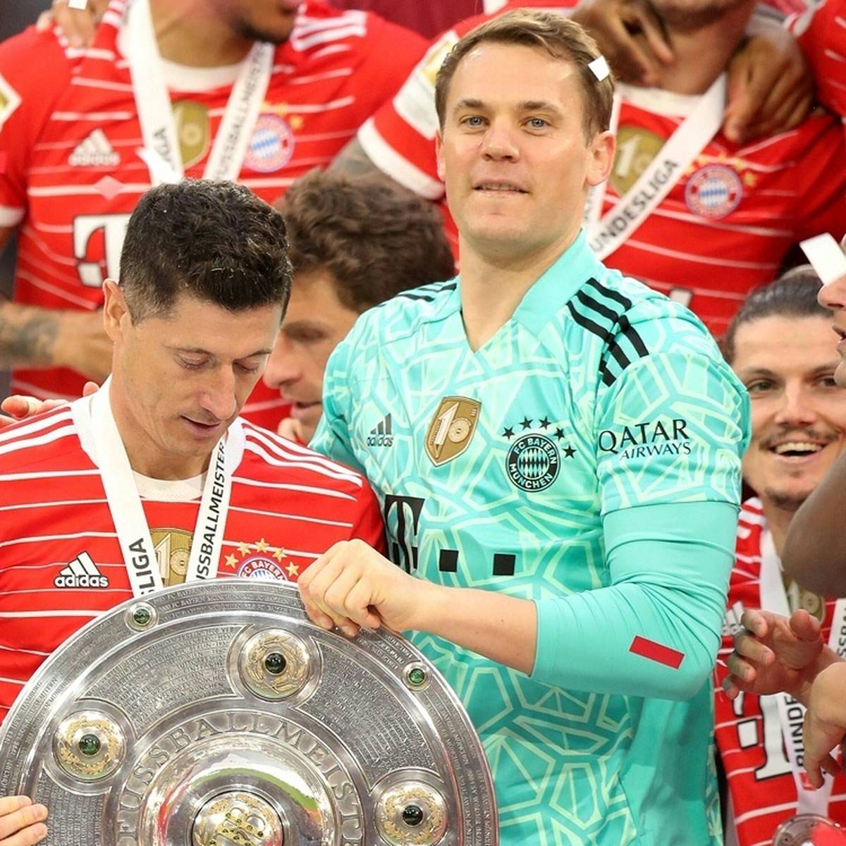 Kapitän Manuel Neuer blickt einem möglichen Abgang von Robert Lewandowski beim deutschen Fußball-Rekordmeister Bayern München gelassen entgegen.