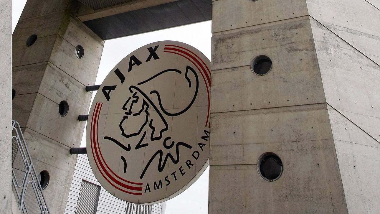 Drei Jugendspieler von Ajax in Haft