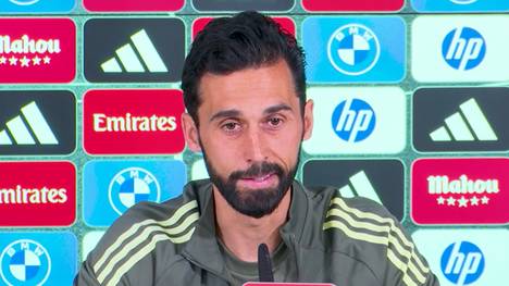 Nach der 1:2-Niederlage im Champions-League-Kracher äußert Real-Trainer Álvaro Arbeloa Unverständnis über die ausbleibende Rote Karte nach dem Einsteigen von Jonathan Tah und kritisiert die fehlende Linie des VAR.
