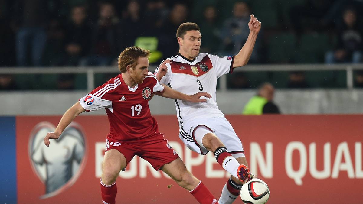 Jonas Hector: Der Kölner feierte sein Startelf-Debüt in einem Pflichtspiel und ging zu Beginn mit in die Offensive, erledigte dann seine Aufgabe in der Viererkette fast fehlerlos und unauffällig. SPORT1-NOTE: 3,5.
