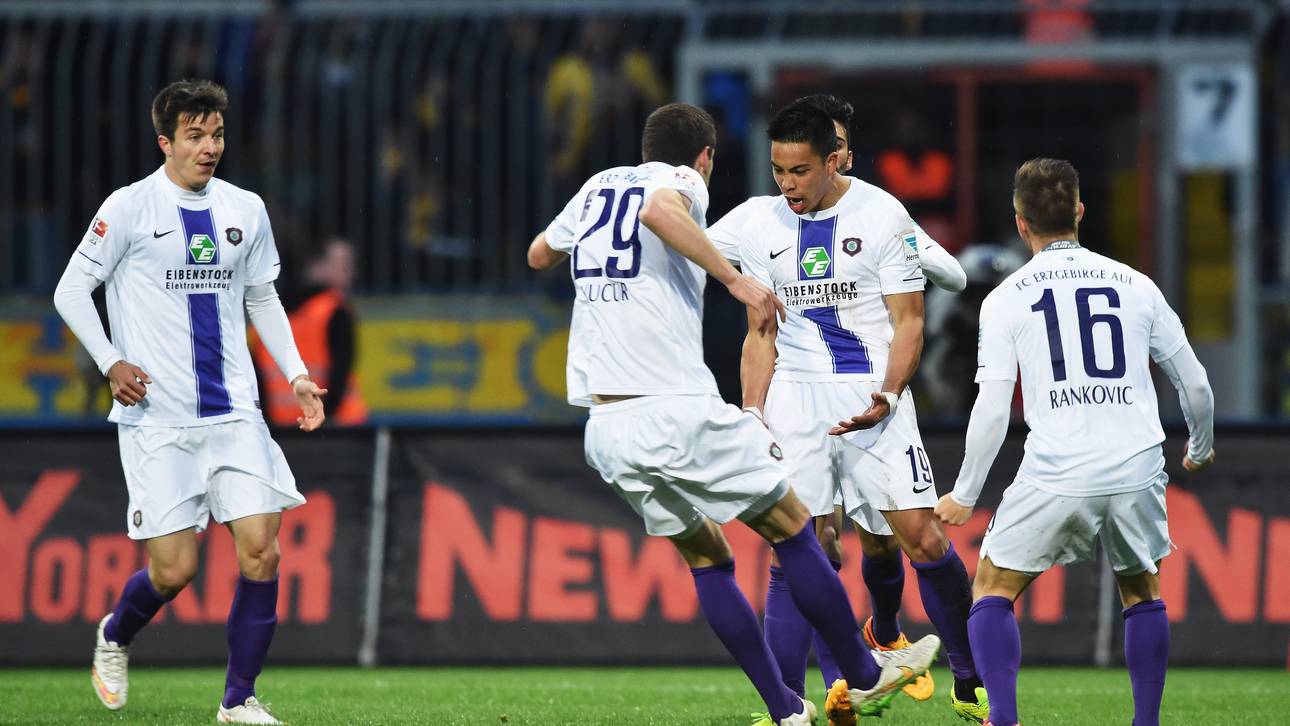 Erzgebirge Aue setzt Aufholjagd fort