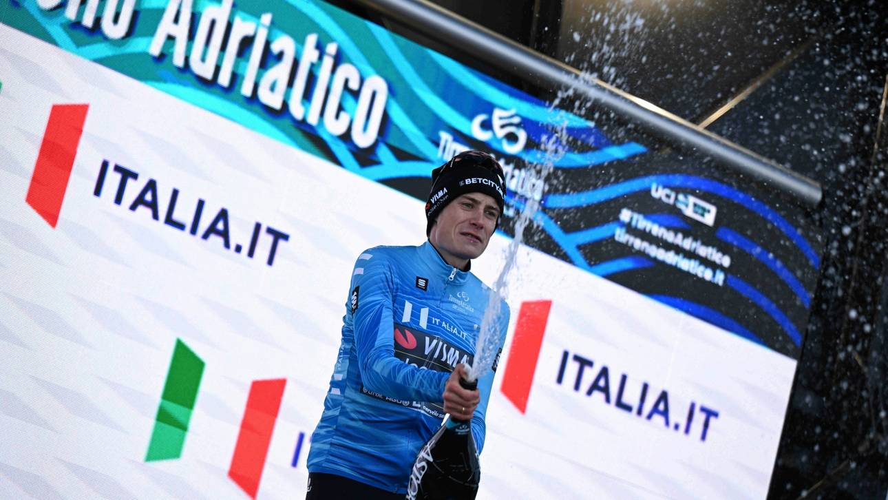 Tour-Sieger feiert Gesamtsieg