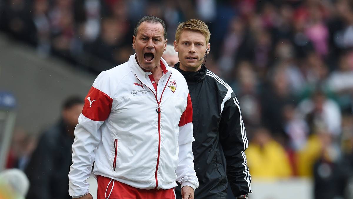 Die anderen Stationen von Stevens in der Bundesliga waren Hertha BSC (2002-03), der Hamburger SV (2007-08), der VfB Stuttgart (2014-15) und die TSG Hoffenheim (2015-16)