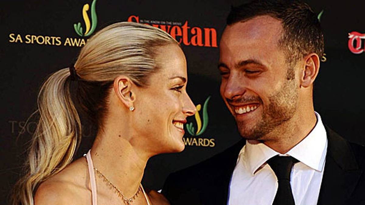 Persönlich scheint ebenfalls alles gut: Im November 2012 wird bekannt, dass Oscar Pistorius mit dem südafrikanischen Model Reeva Steenkamp zusammen ist