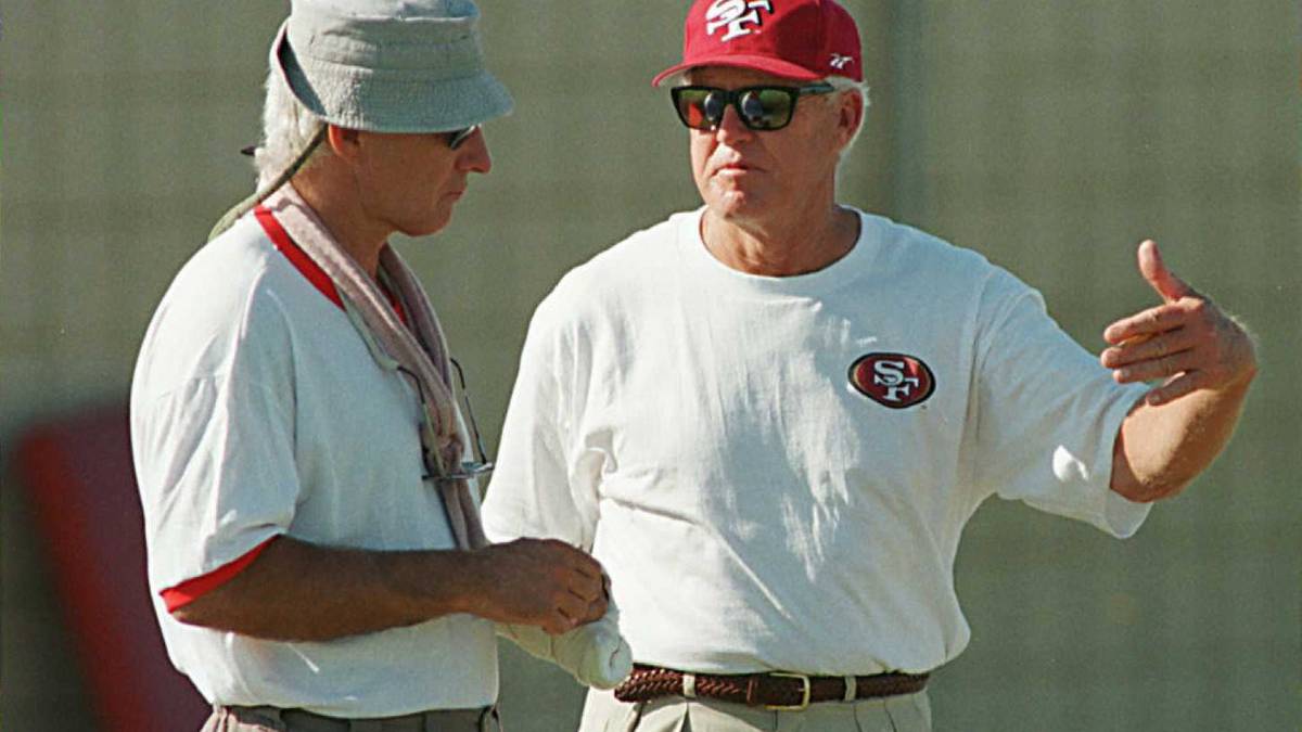 Die ersten sportlichen und strategischen Entscheidungen schlugen fehl. Drei Trainer in einem Jahr wurden verschlissen. Dann aber kam die Wende: Mit dem Ex-Assistenzcoach der Cincinnati Bengals, Bill Walsh, begannen die erfolgreichsten Jahre der Franchise-Geschichte