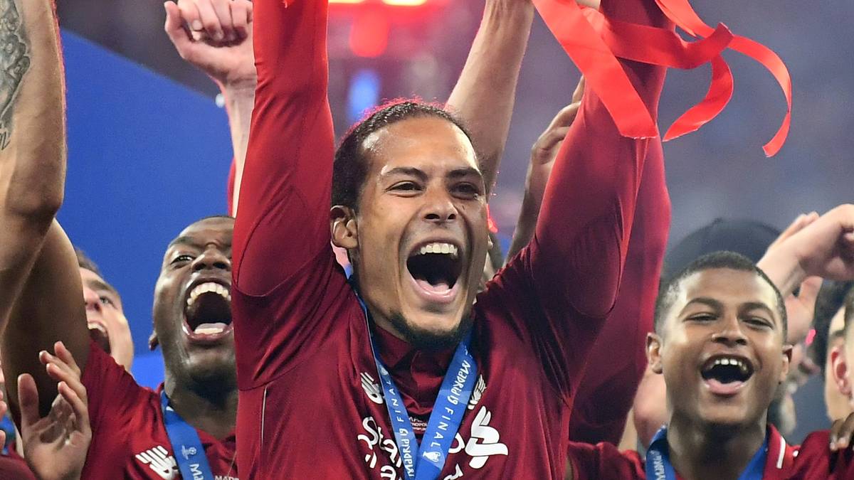 VIRGIL VAN DIJK: Gewann mit Liverpool Anfang Juni die Champions League und gilt seit dieser Saison als bester Innenverteidiger der Welt. Hinten robust und mit einem starken Stellungsspiel, vorne torgefährlich. Am Niederländer kommt in dieser Saison kaum jemand vorbei. Er wäre der erste Innenverteidiger als Weltfußballer seit Fabio Cannavaro 2006