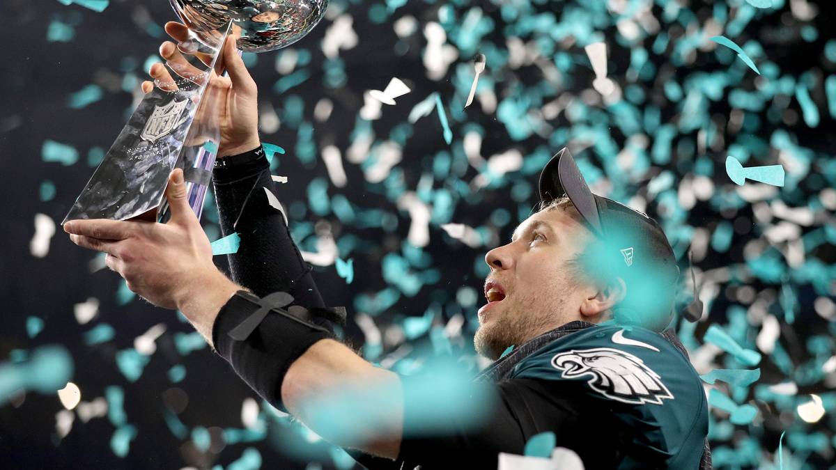 PLATZ 22 - Die Philadelphia Eagles gewinnen im Februar zum ersten Mal in ihrer langen Geschichte den Super Bowl. In der 52. Auflage des Spiels um den Titel in der National Football League entthront der Außenseiter den Titelverteidiger New England Patriots in Minneapolis/Minnesota mit 41:33