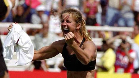 Brandi Chastain jubelte über ihren Treffer im WM-Finale auf kontroverse Weise