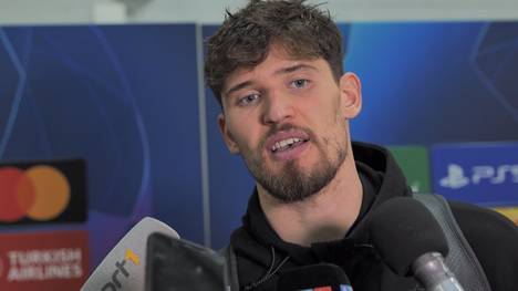 Torhüter Gregor Kobel erklärt nach dem 0:0 gegen Manchester City in der Champions League, wie kräftezehrend das Spiel für ihn und die Mannschaft war. 