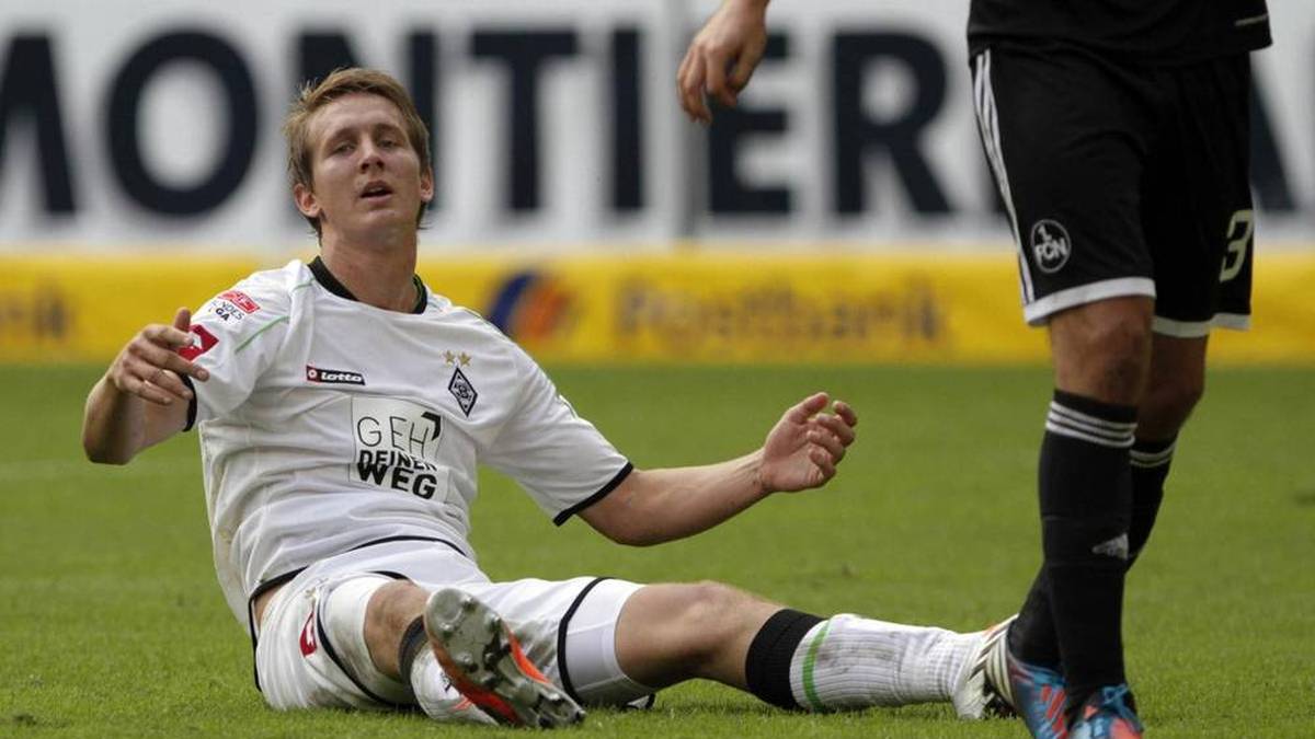 Eberls wohl größter Transferflop. Zwölf Millionen Euro zahlt die Borussia 2012 für den Niederländer, doch das Favre-System passt so gar nicht zum groß gewachsenen Sturmtank. Nach nur acht Toren in 45 Pflichtspielen zieht der Angreifer weiter - und trifft später in Eindhoven, Sevilla und sogar Barcelona in schöner Regelmäßigkeit.