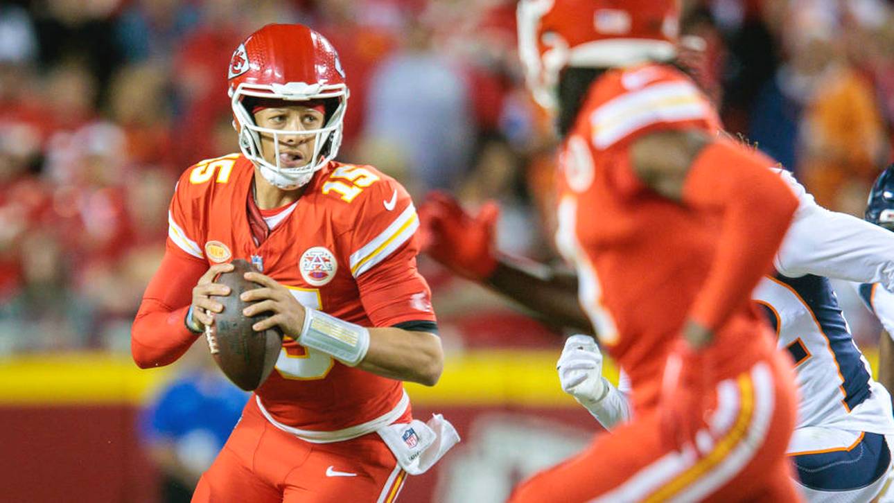 Kurios! Mahomes bald Punter?