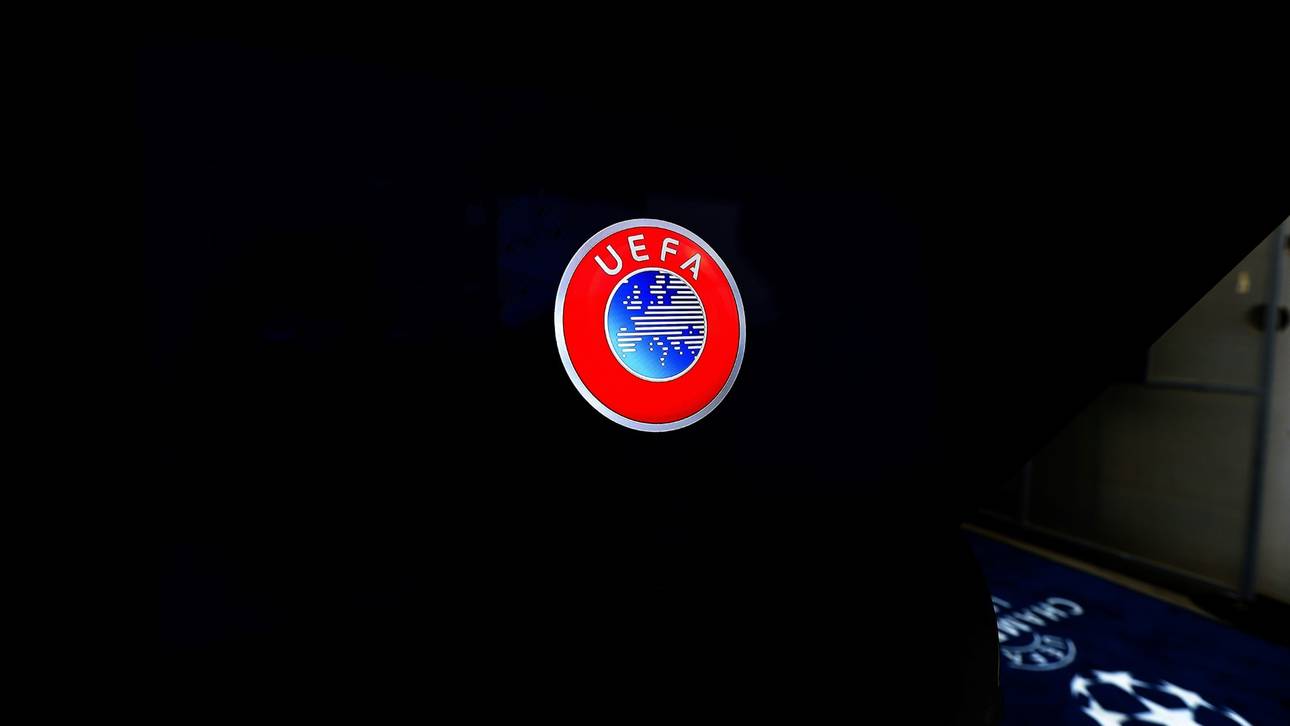 Affenschreie, Nazi-Gruß: Barca bestraft