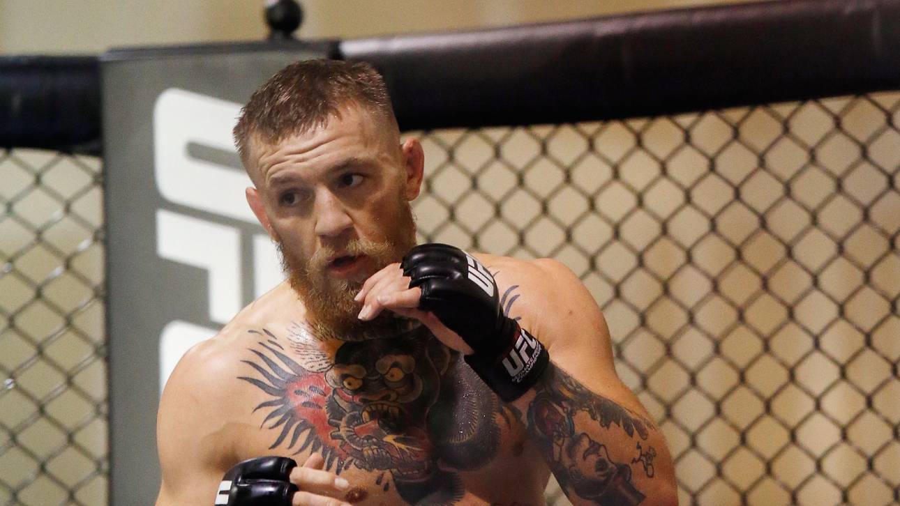 UFC Featherweight Champion Conor McGregor Gym Day
