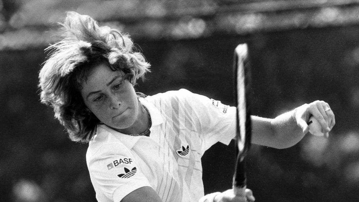 DOPPEL - DAMEN: Claudia Kohde-Kilsch (mit Helena Sukova/Tschechoslowakei) - Wimbledon 1987 / US Open 1985: Die deutsche Nummer zwei hinter Graf gewann zwar im Einzel kein Grand-Slam-Turnier, doch im Doppel reichte es zu zwei Erfolgen. Während sie im Einzel zwischenzeitlich auf Rang vier stand, erreichte sie in der Doppelrangliste sogar Rang zwei