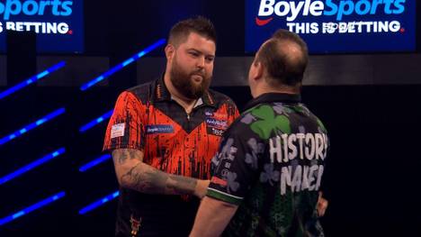 Michael Smith, aktueller Weltmeister und Nummer Eins der Welt, bezwingt den Veteran Brendon Dolan im Achtelfinale des Darts World Grand Prix mit 3:0 nach Sätzen und zieht somit in das Viertelfinale ein. Für den "Bully Boy" ist es das erste Mal, dass er im Viertelfinale des Darts World Grand Prix steht. 