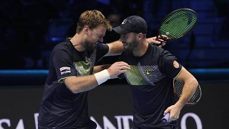 Kevin Krawietz und Tim Pütz gewinnen als erstes deutsches Duo den Titel bei den ATP Finals. Nach dem Spiel ordnen die beiden diesen historischen Erfolg ein.