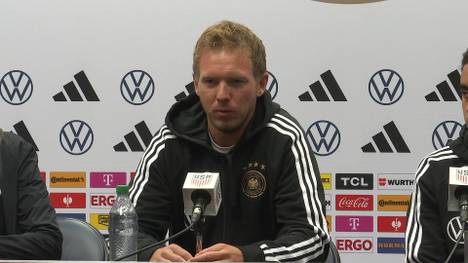 Mats Hummels ist zurück im Nationalteam - auch direkt in der Startelf? Julian Nagelsmann äußert sich dazu, will sich aber nicht in die Karten schauen lassen.