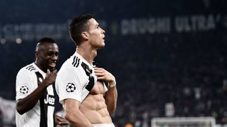 Cristiano Ronaldo jubelt gern mit (halb-)freiem Oberkörper