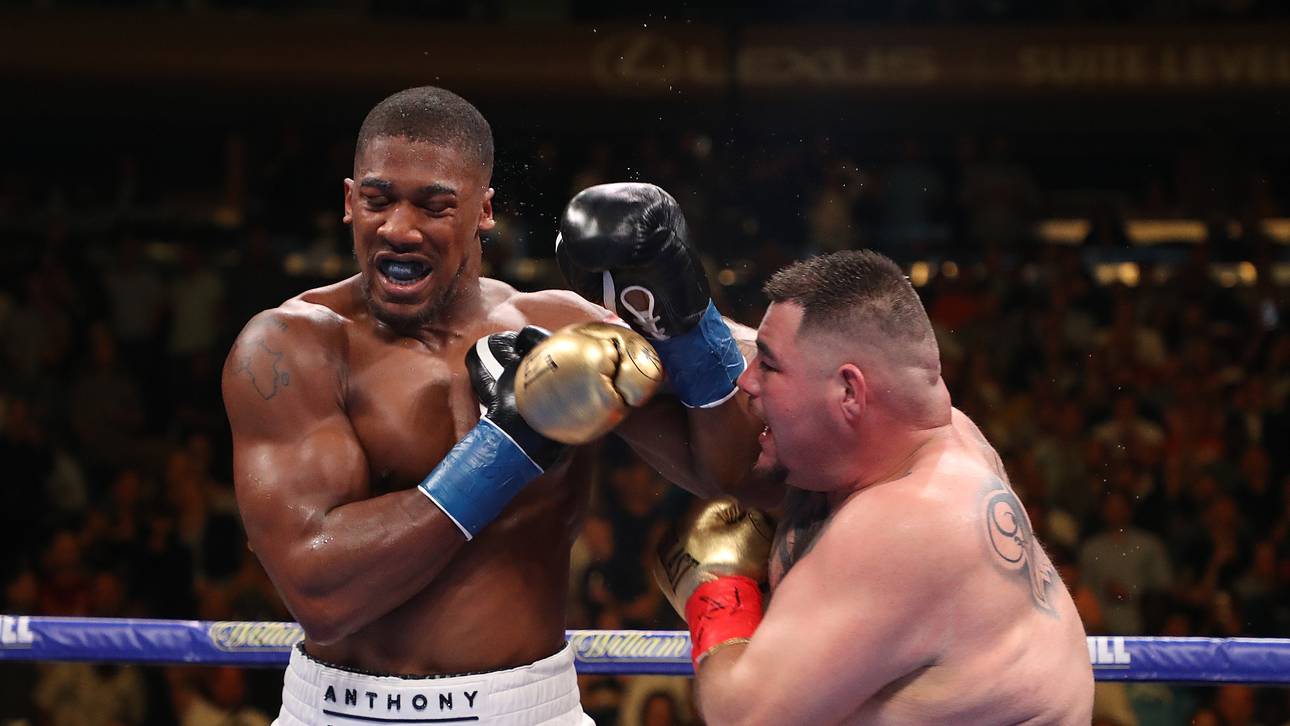 Joshua-Seitenhieb in Richtung Fury
