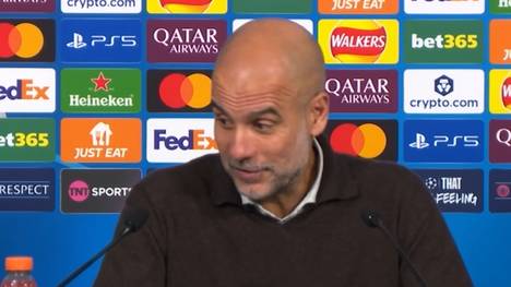 Pep Guardiola rotiert gegen Bayer Leverkusen ordentlich durch, doch der Plan geht mit insgesamt zehn Startelfwechseln nicht auf. Der City-Trainer nimmt die Schuld für die 0:2-Pleite auf seine Kappe. Spieler Tijjani Reijnders sieht das jedoch anders.
