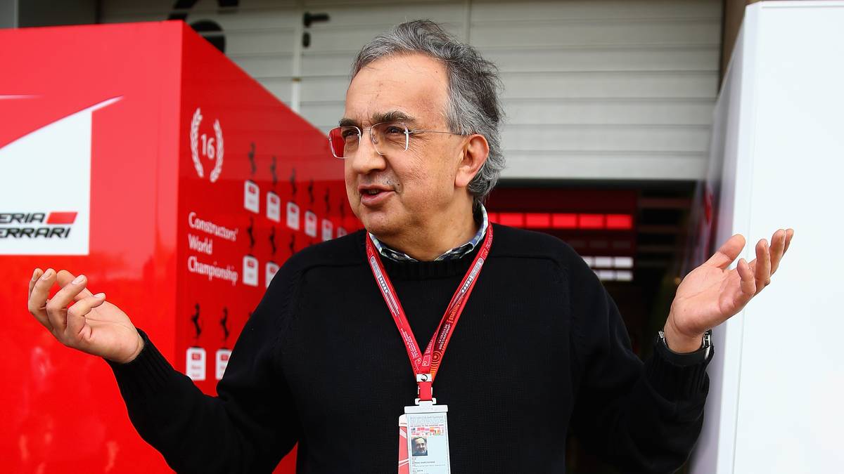 Auch Ferrari-Boss Sergio Marchionne ist vor Ort. Er setzt sein Team unter Druck. "Die Uhr tickt", mosert der Italiener, der Siege erwartet