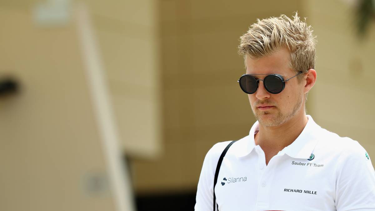 SAUBER UND MARCUS ERICSSON: Erstmals seit Baku 2017 mit Pascal Wehrlein gibt es wieder Punkte. 13 Mal gehen die Sauber zuvor leer aus - und das wären sie ohne den Ausfall von drei Top-Autos auch in Bahrain. Aber wenn sich die Chance bietet, muss man erst mal zuschlagen. Marcus Ericsson holt seine ersten WM-Punkte seit 2015