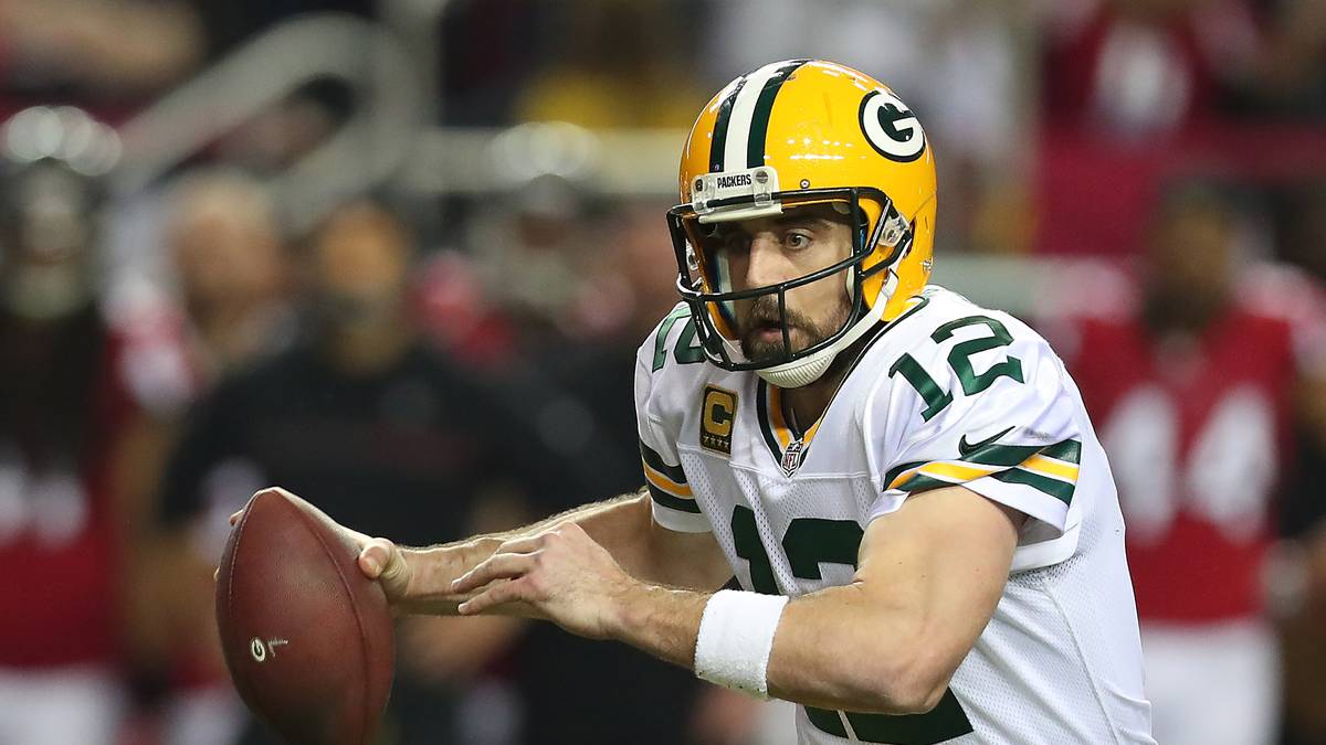 PLATZ 6 - AARON RODGERS (Green Bay Packers, Quarterback): Der Veteran führte die Packers mit einer starken Aufholjagd noch in die Playoffs und dort bis ins NFC Title Game. Keiner überbot seine 40 Pass-Touchdowns - der zweimalige MVP verteidigt Platz sechs aus dem Vorjahr  