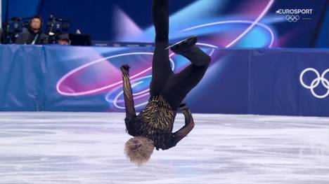 Eiskunstlauf-Superstar Ilia Malinin darf sich über Olympia-Gold freuen. Dabei ließ sich das Wunderkind einen besonderen Sprung nicht nehmen ...