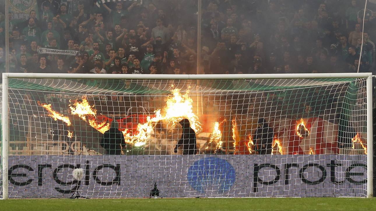 DFB-Schiri bricht Athen-Derby ab