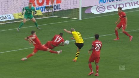 Am 28. Spieltag der Saison 2019/20 klärte Bayern-Verteidiger Jérôme Boateng einen Schuss von Erling Haaland mit dem Oberarm - ohne Folgen.