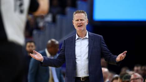 SAN FRANCISCO, CALIFORNIA - DECEMBER 23:  Head coach Steve Kerr of the Golden State Warriors complains about a call during their game against the Minnesota Timberwolves at Chase Center on December 23, 2019 in San Francisco, California. NOTE TO USER: User expressly acknowledges and agrees that, by downloading and/or using this photograph, user is consenting to the terms and conditions of the Getty Images License Agreement.  (Photo by Ezra Shaw/Getty Images)