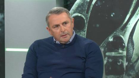 Klaus Allofs, Sportvorstand bei Fortuna Düsseldorf, erklärt im Maschinensucher Doppelpass 2. Bundesliga welche Kompromisse er nicht mehr eingehen würde und erklärt den erst kürzlich erfolgten Trainerwechsel.