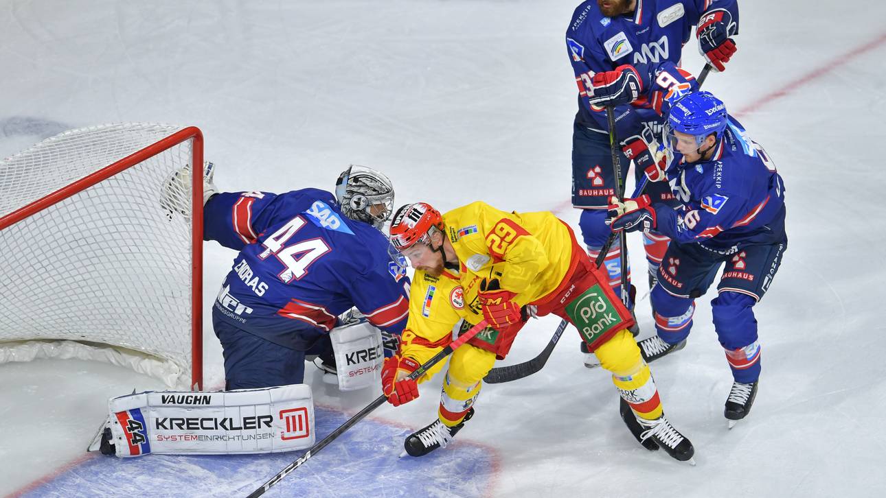 Mitfavoriten patzen zum DEL-Start