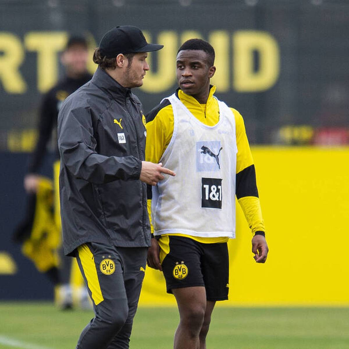 Borussia Dortmund will mit Wunderkind  Youssoufa Moukoko verlängern. Eine wichtige Rolle spielt dabei Neu-Coach Edin Terzic. Die Hintergründe.