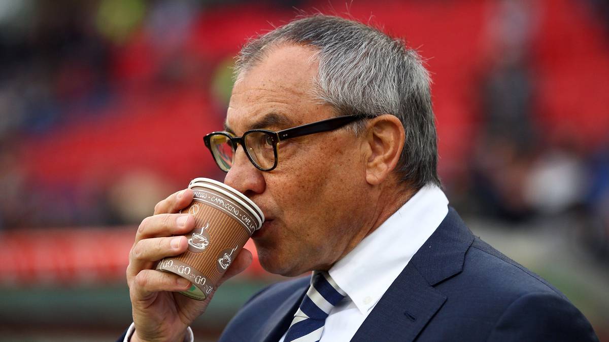 Magath persönlich stempelte seinen Fehlkauf quasi endgültig als Flop ab, als er ihn in einem Spiel ein- und wieder auswechselte. Die Höchststrafe