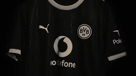 Im Rahmen des 100-Jährigen Jubiläums des legendären Stadions Rote Erde präsentiert der BVB ihr offizielles Sondertrikot für die Saison 2026/2027.