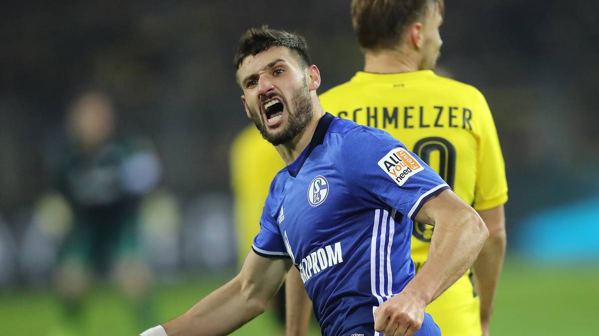 DANIEL CALIGIURI: Anfangs einer der stärksten Schalker, unterlief aber beim dritten Gegentor Aubameyangs Flanke. Steigerte sich in der zweiten Halbzeit wieder und trieb die Mannschaft gewohnt kämpferisch an. Traf sehenswert zum 3:4 - SPORT1-Note: 3