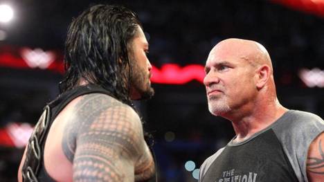 Roman Reigns (l.) könnte beim WWE SummerSlam auf Bill Goldberg treffen