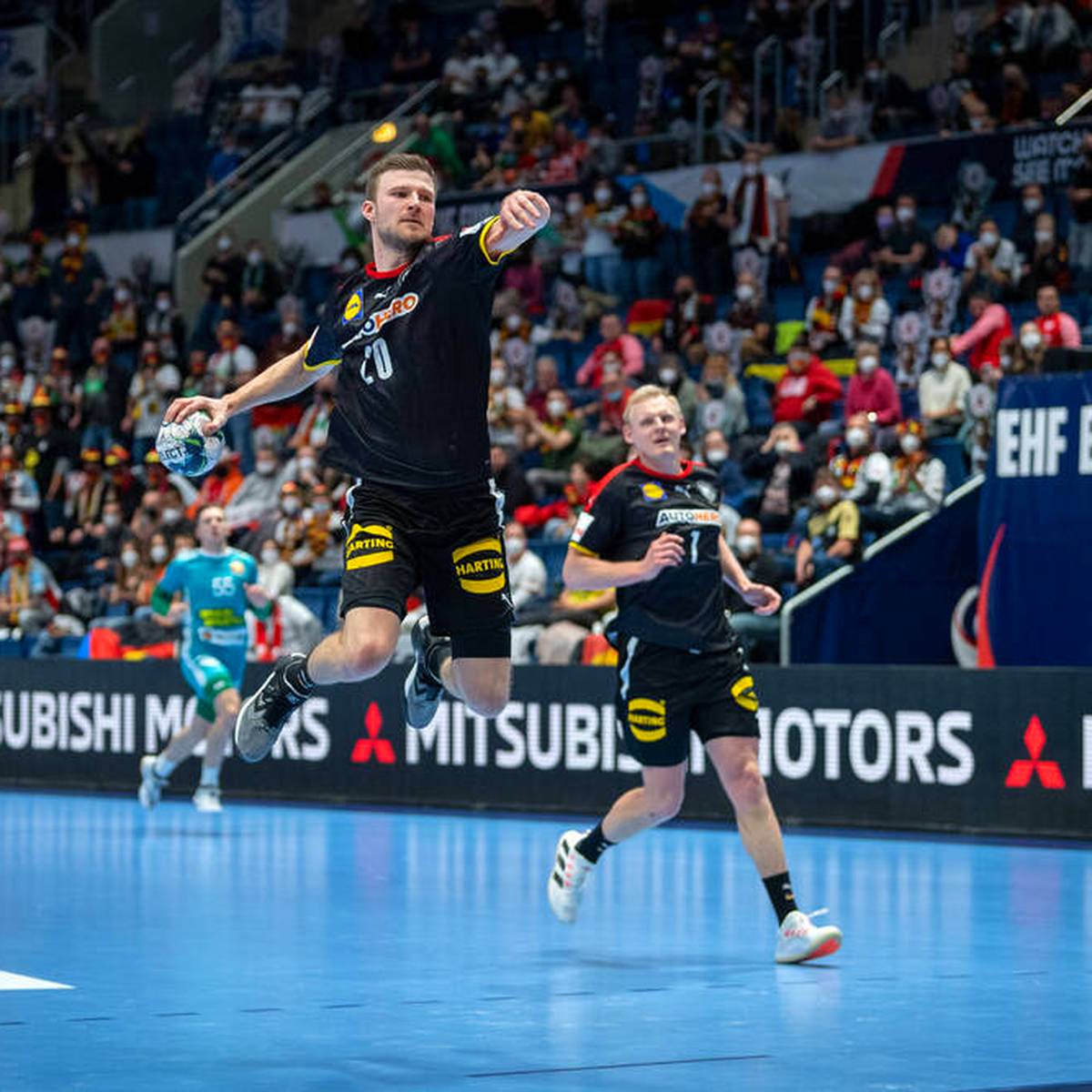 Dank seiner Routiniers feiern die deutschen Handball in einem engen EM-Auftaktspiel einen Sieg gegen Belarus. Die junge Garde muss noch einen Gang zulegen. SPORT1 hat beim DHB-Team nachgefragt.